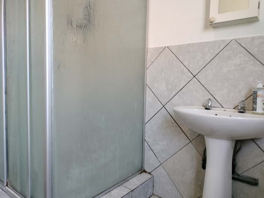 2 Bedroom Property for Sale in Erand Gardens Gauteng