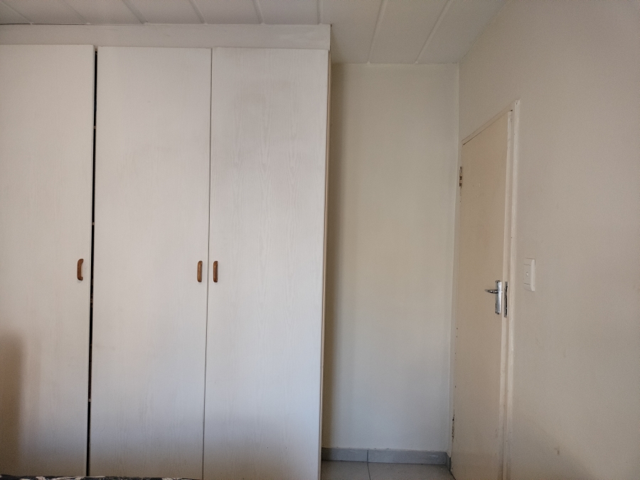 2 Bedroom Property for Sale in Erand Gardens Gauteng