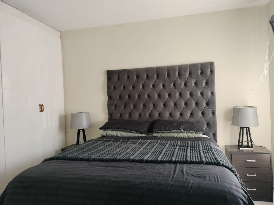 2 Bedroom Property for Sale in Erand Gardens Gauteng