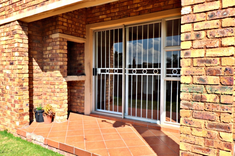 2 Bedroom Property for Sale in Terenure Gauteng