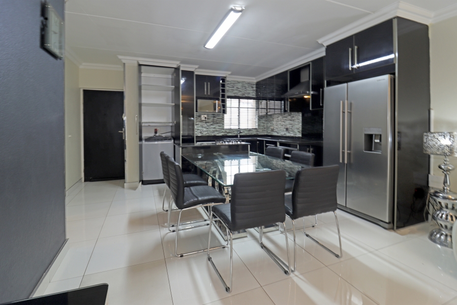 3 Bedroom Property for Sale in Robindale Gauteng