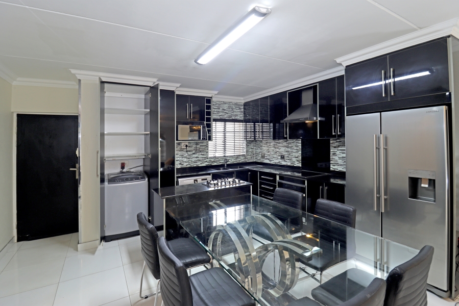 3 Bedroom Property for Sale in Robindale Gauteng