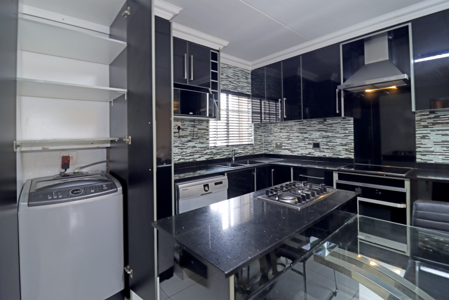 3 Bedroom Property for Sale in Robindale Gauteng