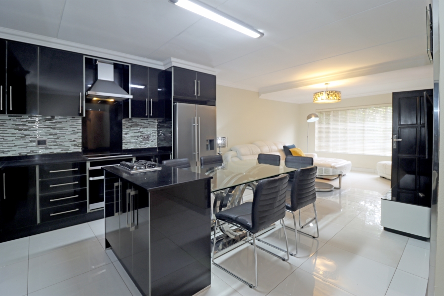 3 Bedroom Property for Sale in Robindale Gauteng