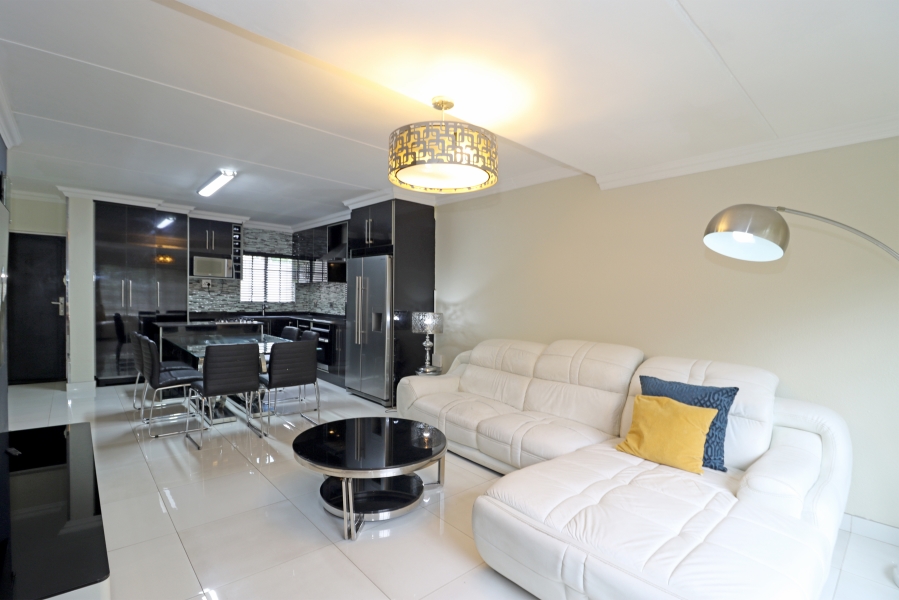3 Bedroom Property for Sale in Robindale Gauteng