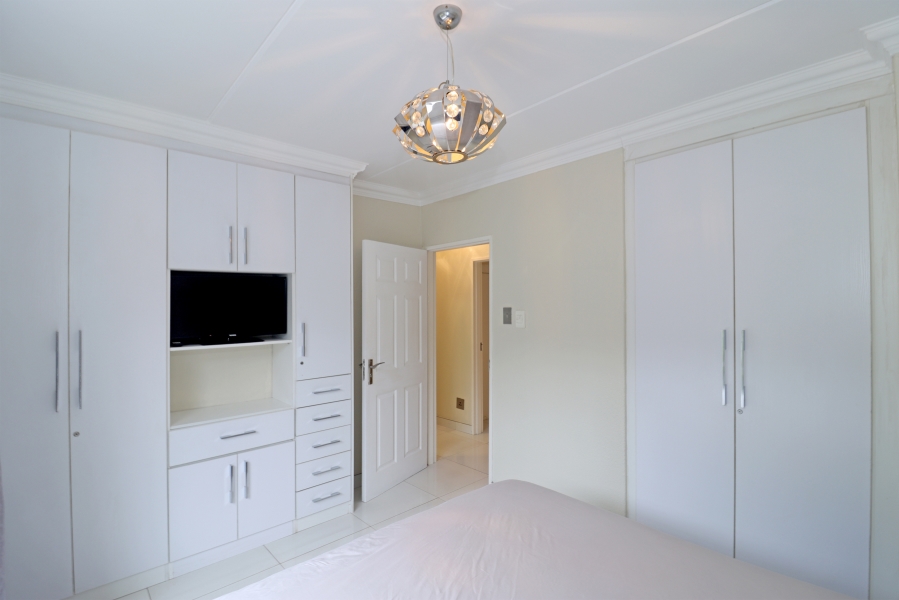 3 Bedroom Property for Sale in Robindale Gauteng