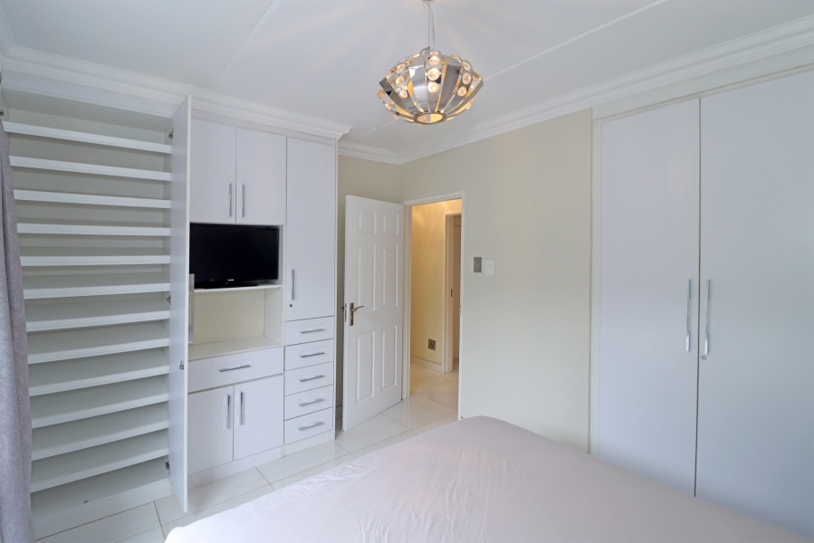 3 Bedroom Property for Sale in Robindale Gauteng