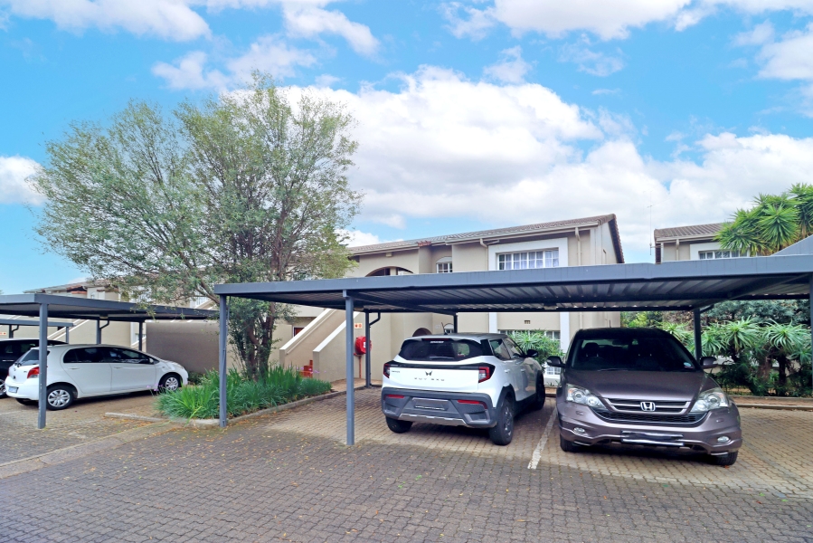 3 Bedroom Property for Sale in Robindale Gauteng