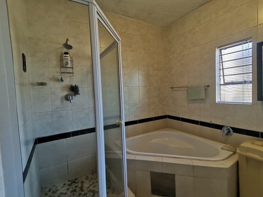 2 Bedroom Property for Sale in Liefde en Vrede Gauteng