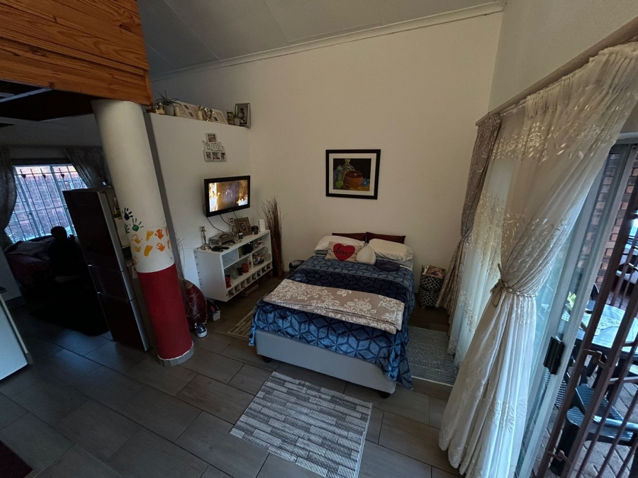 To Let 1 Bedroom Property for Rent in Weltevreden Park Gauteng