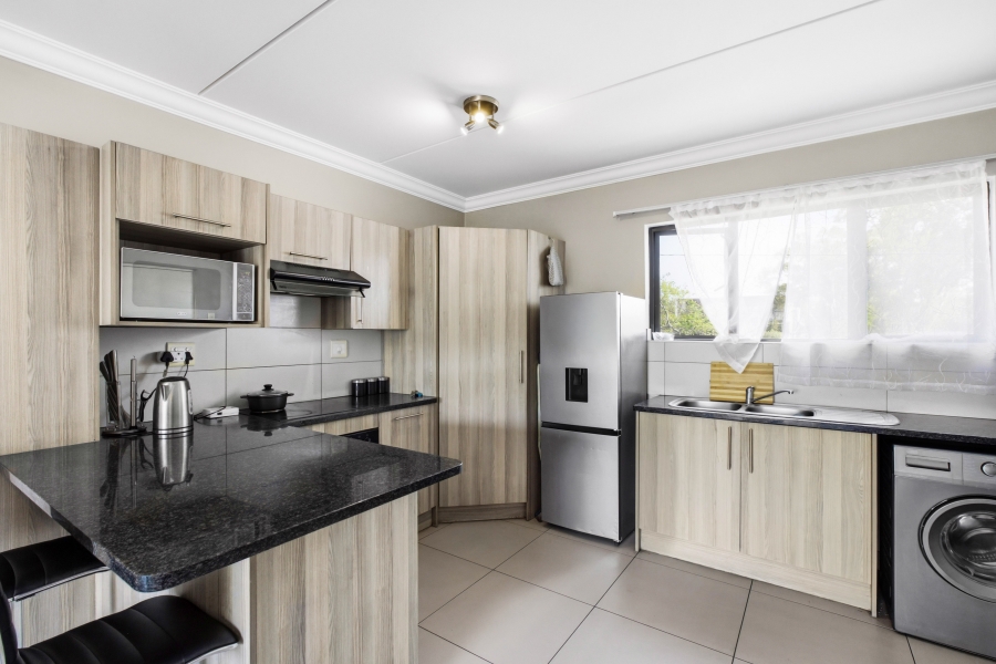 2 Bedroom Property for Sale in Broadacres Gauteng