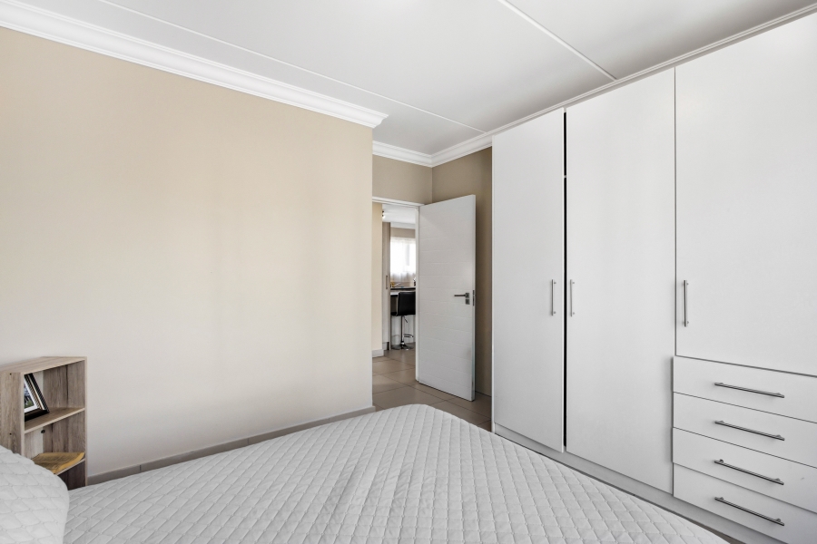 2 Bedroom Property for Sale in Broadacres Gauteng