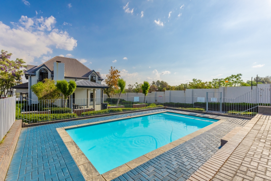 2 Bedroom Property for Sale in Broadacres Gauteng