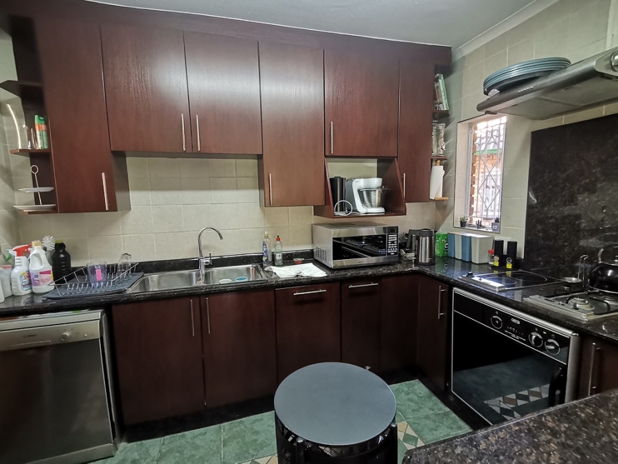 2 Bedroom Property for Sale in Bassonia Gauteng