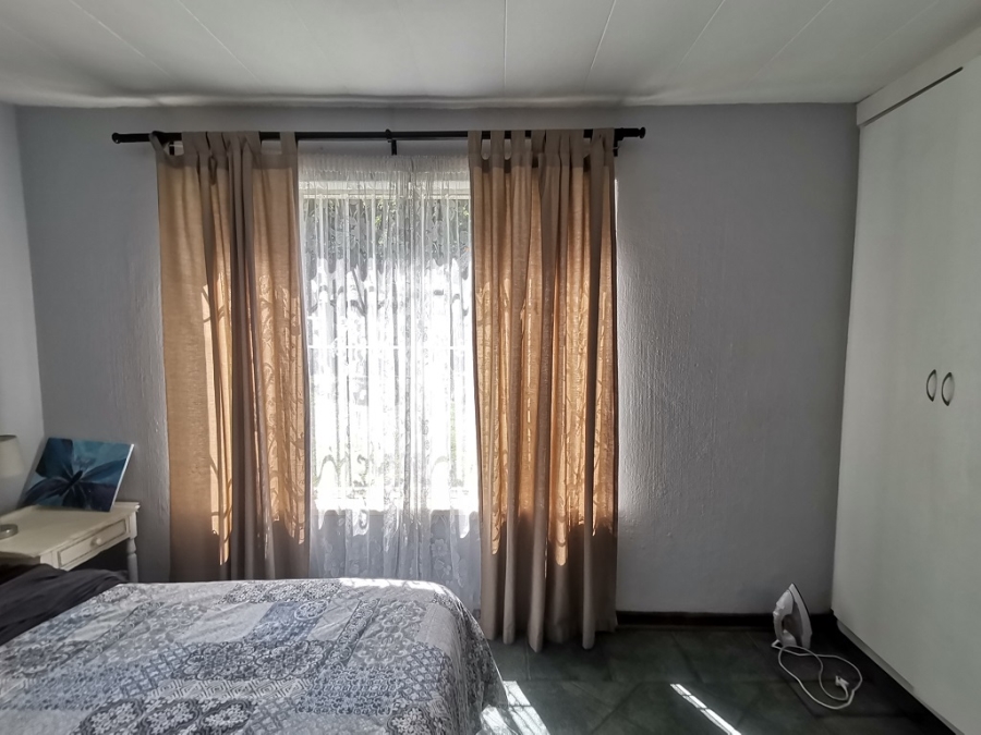 2 Bedroom Property for Sale in Bassonia Gauteng