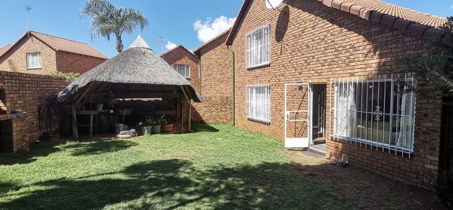 2 Bedroom Property for Sale in Bassonia Gauteng