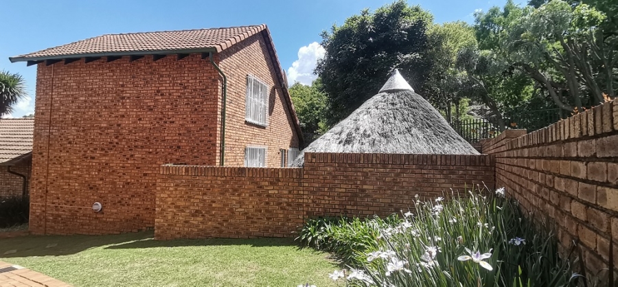 2 Bedroom Property for Sale in Bassonia Gauteng