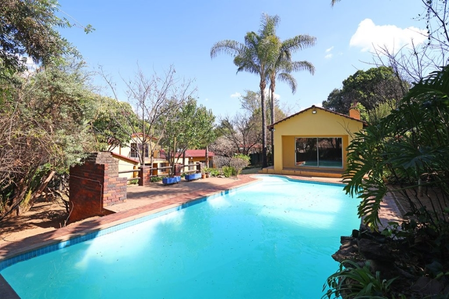 4 Bedroom Property for Sale in Weltevreden Park Gauteng