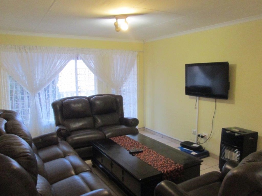 To Let 2 Bedroom Property for Rent in Sundowner Gauteng