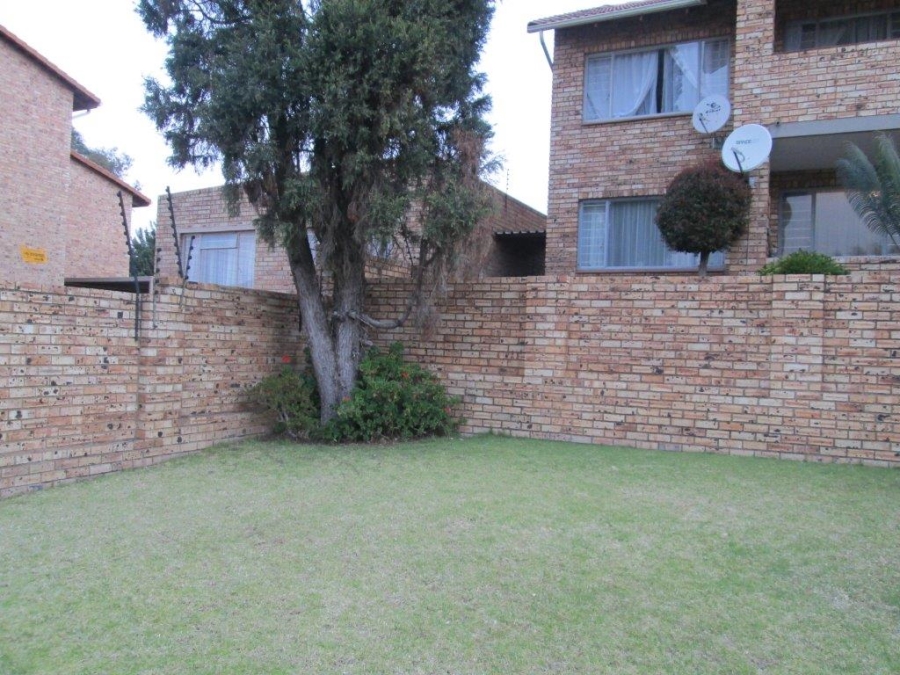 To Let 2 Bedroom Property for Rent in Sundowner Gauteng