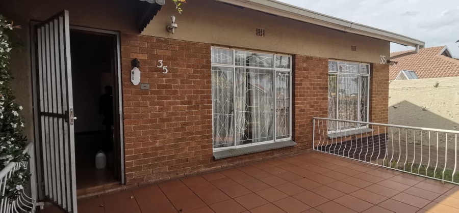 3 Bedroom Property for Sale in Tulisa Park Gauteng