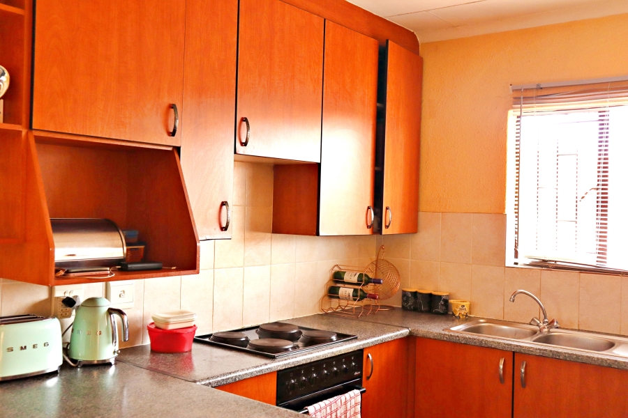 2 Bedroom Property for Sale in Edleen Gauteng