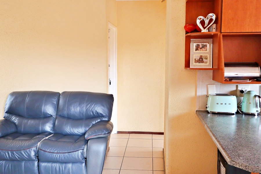 2 Bedroom Property for Sale in Edleen Gauteng