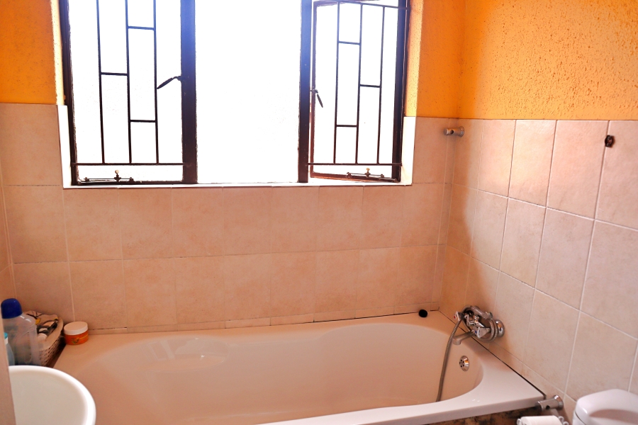 2 Bedroom Property for Sale in Edleen Gauteng