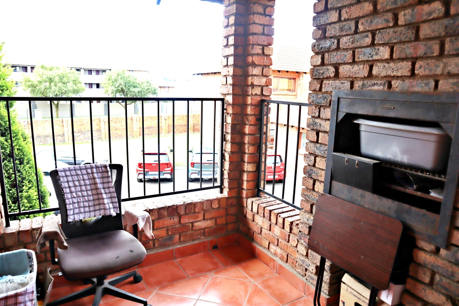 2 Bedroom Property for Sale in Edleen Gauteng