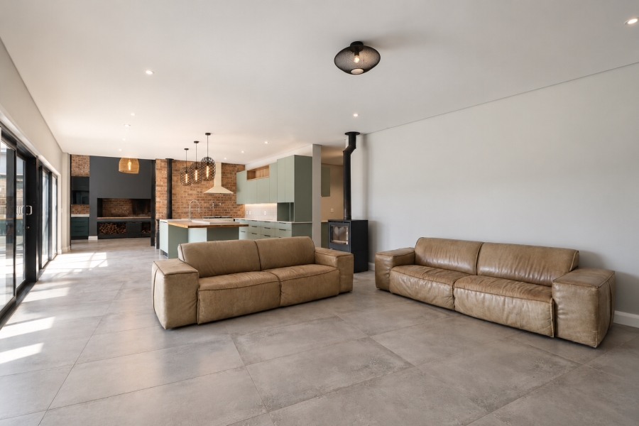5 Bedroom Property for Sale in Midstream Estate Gauteng