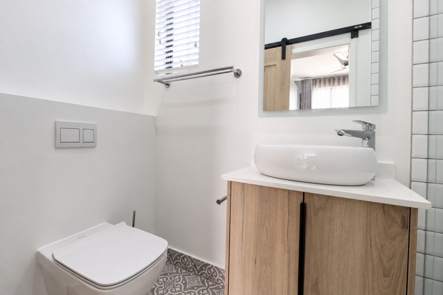 5 Bedroom Property for Sale in Midstream Estate Gauteng