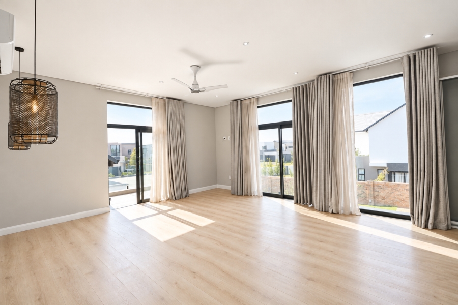 5 Bedroom Property for Sale in Midstream Estate Gauteng