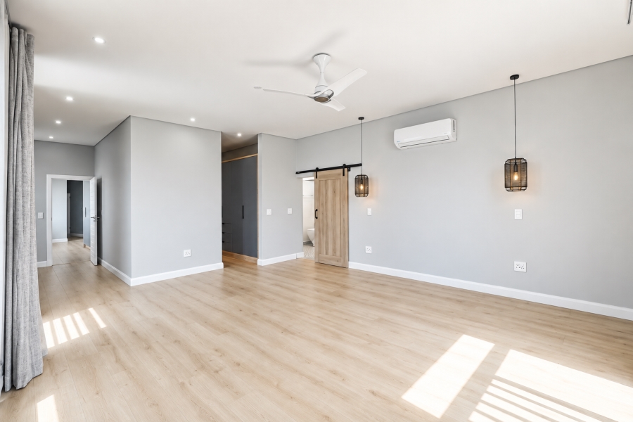 5 Bedroom Property for Sale in Midstream Estate Gauteng