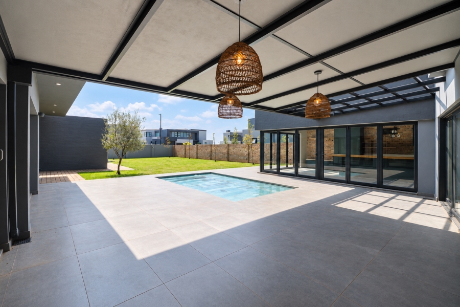 5 Bedroom Property for Sale in Midstream Estate Gauteng