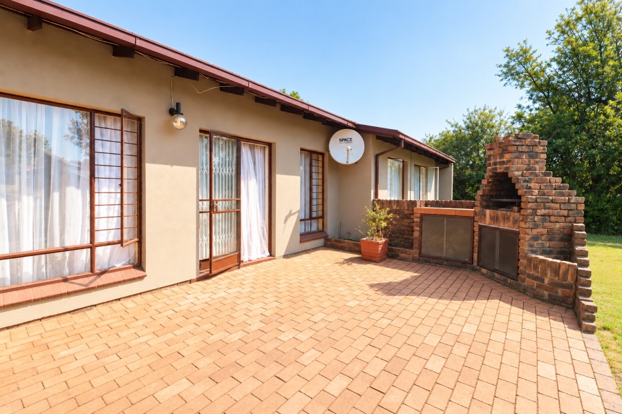 3 Bedroom Property for Sale in Vorna Valley Gauteng