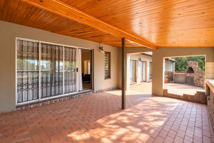 3 Bedroom Property for Sale in Vorna Valley Gauteng