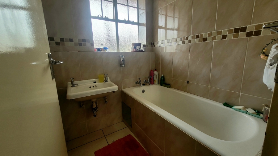 2 Bedroom Property for Sale in Sunnyside Gauteng