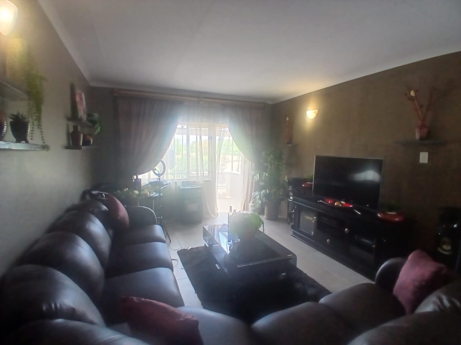 2 Bedroom Property for Sale in Hesteapark Gauteng
