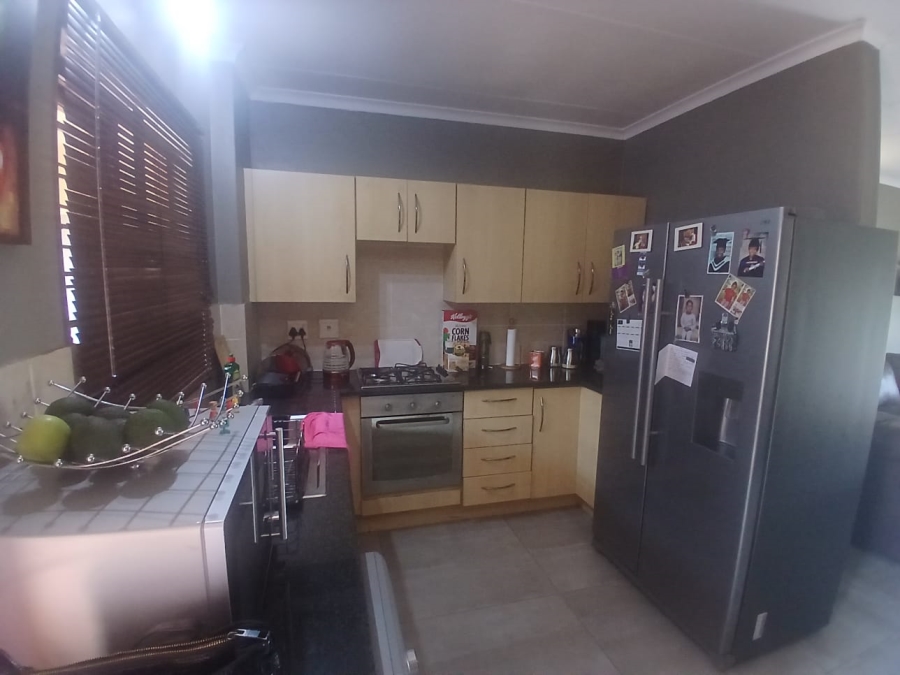 2 Bedroom Property for Sale in Hesteapark Gauteng