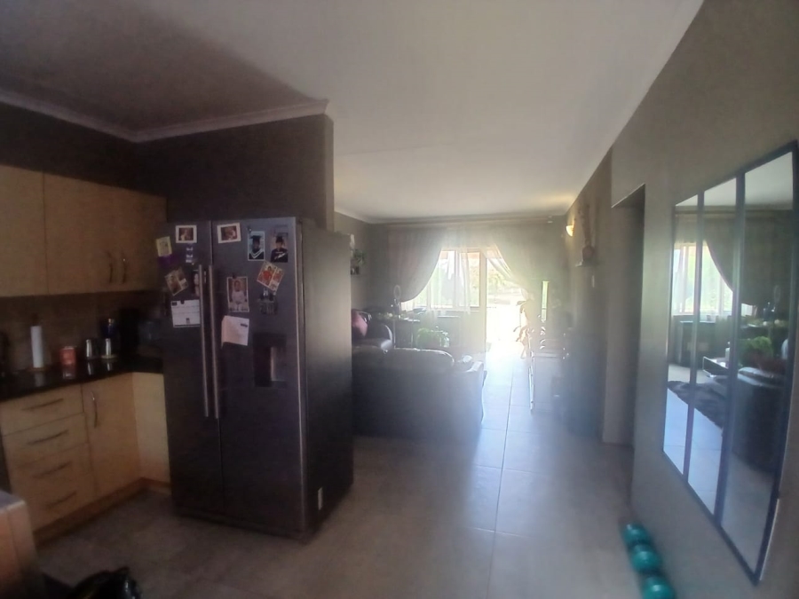 2 Bedroom Property for Sale in Hesteapark Gauteng
