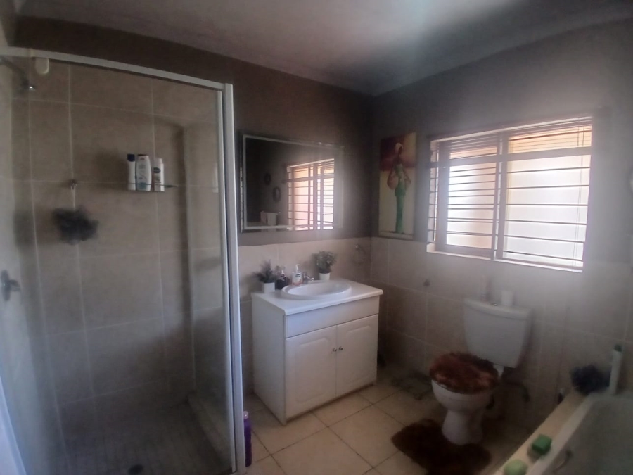 2 Bedroom Property for Sale in Hesteapark Gauteng