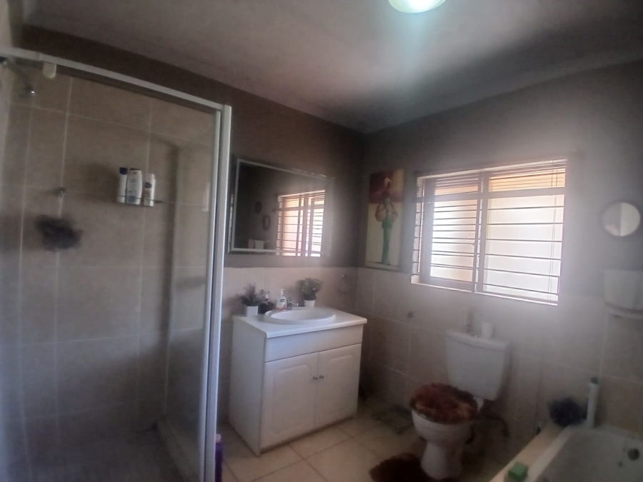 2 Bedroom Property for Sale in Hesteapark Gauteng