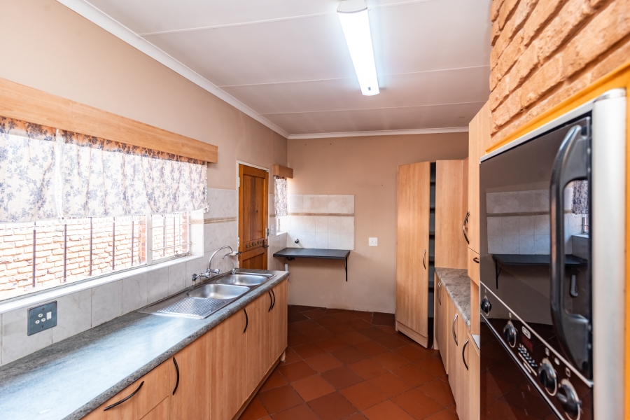 4 Bedroom Property for Sale in Garsfontein Gauteng