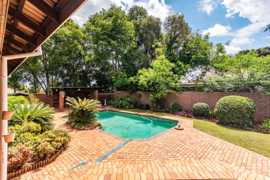 4 Bedroom Property for Sale in Garsfontein Gauteng