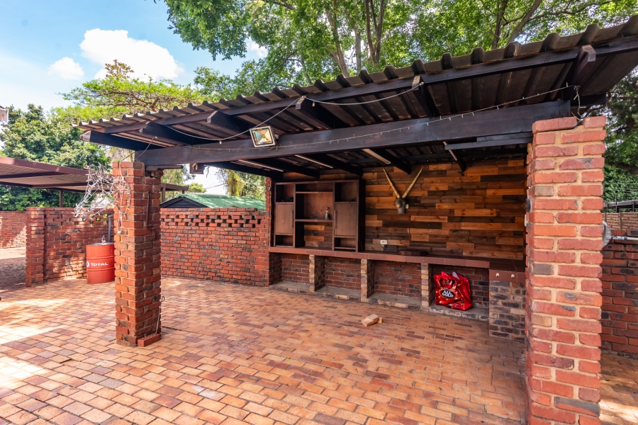 4 Bedroom Property for Sale in Garsfontein Gauteng