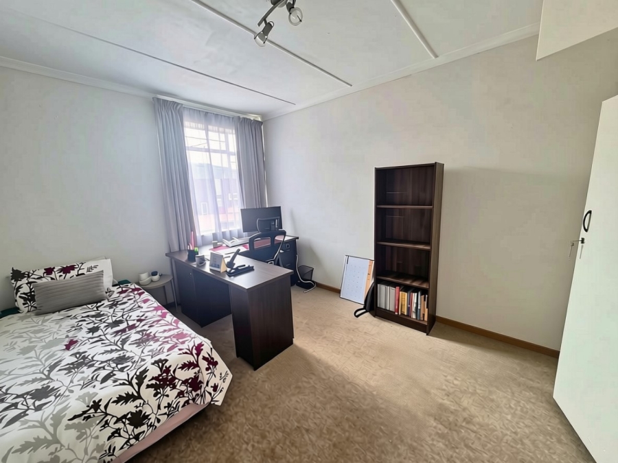 To Let 2 Bedroom Property for Rent in Bedfordview Gauteng
