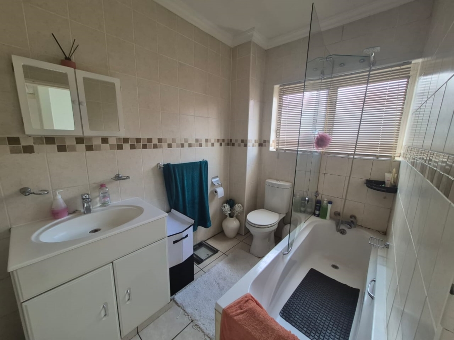 To Let 2 Bedroom Property for Rent in Bedfordview Gauteng