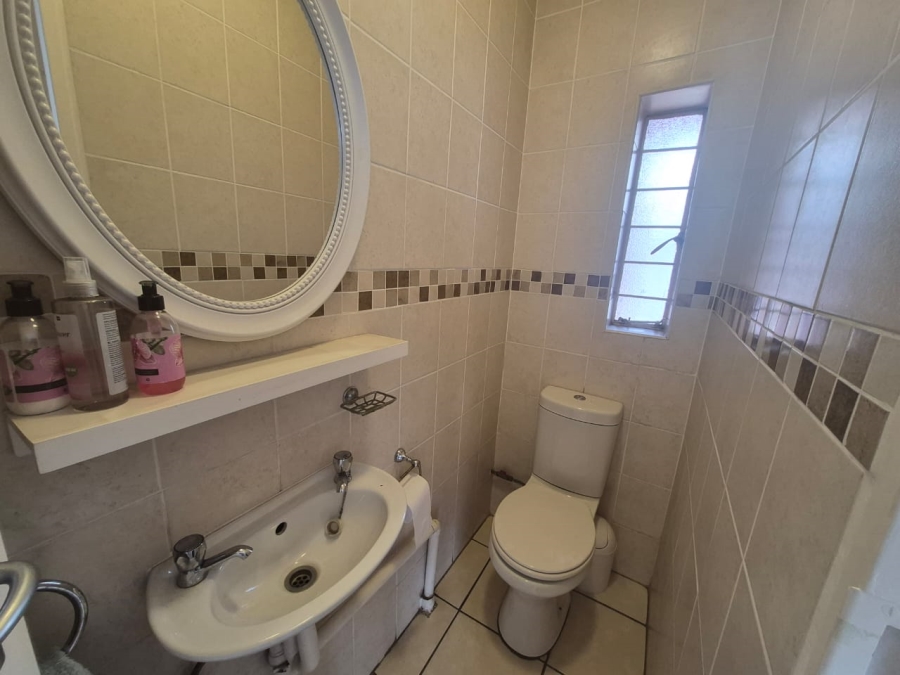 To Let 2 Bedroom Property for Rent in Bedfordview Gauteng