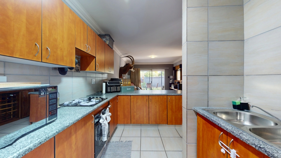 2 Bedroom Property for Sale in Ravenswood Gauteng