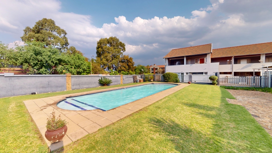 2 Bedroom Property for Sale in Ravenswood Gauteng